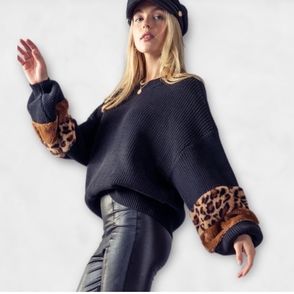 pretty and comfy!! Black/Leopard Fleece/knit pullover sweater. Great quality - Picture 5 of 7